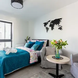 https://luxury-apartment-with-large-terrace.hotelswroclaw.com